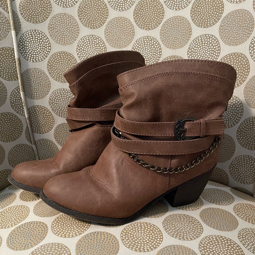 Double-Zip Ankle Boots with Strap and Ankle Chain